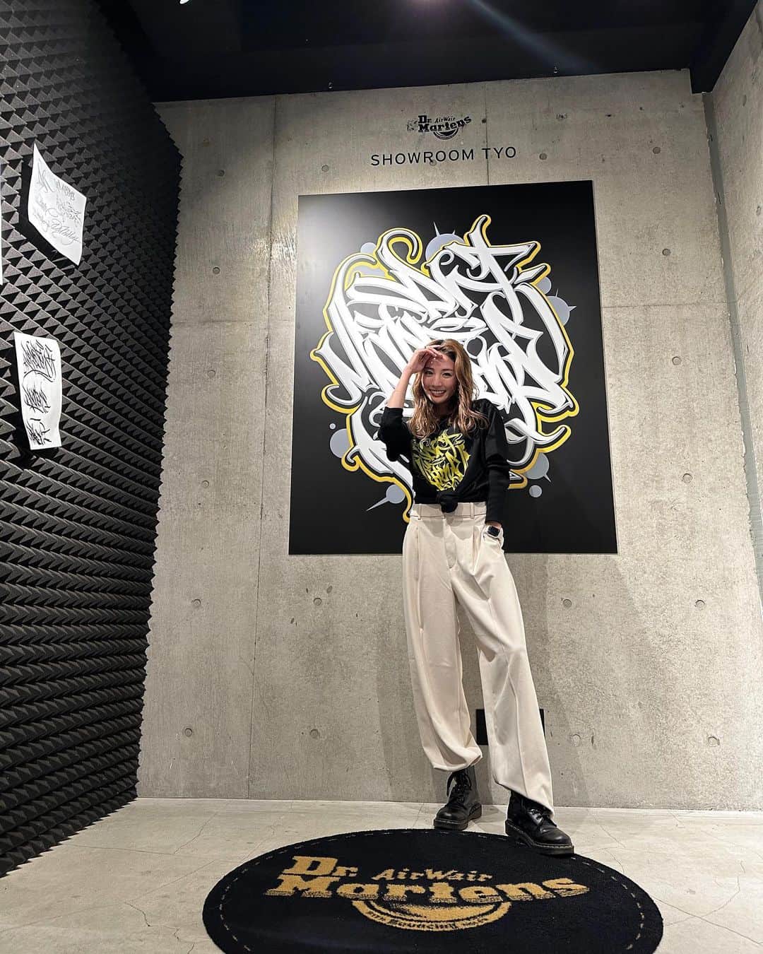 志田友美（ゆうみん）のインスタグラム：「@drmartens_japan 🖤💛」