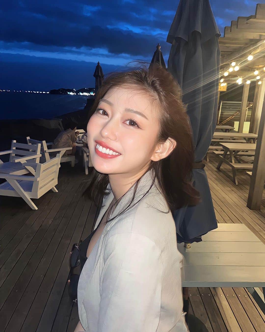 りーちゃんのインスタグラム：「7月だねーん🐬  凛咲子は7/12〜7/17の舞台 『鴨川ファイヤーワークス』 に向けて日々稽古に励んでおります💪  4月に初舞台をしてからバルスキッチンさんから7．8月と出演させていただくことになりまして、本当に嬉しい限りです！  演技力も経験もない私ですが食らいついていくのみなので、成長していく私をこれからも応援してください📣😳 　 グラビアの撮り下ろし等も控えてるのでまっててねーん❣️  #グラビア #凛咲子 #aiグラビア」