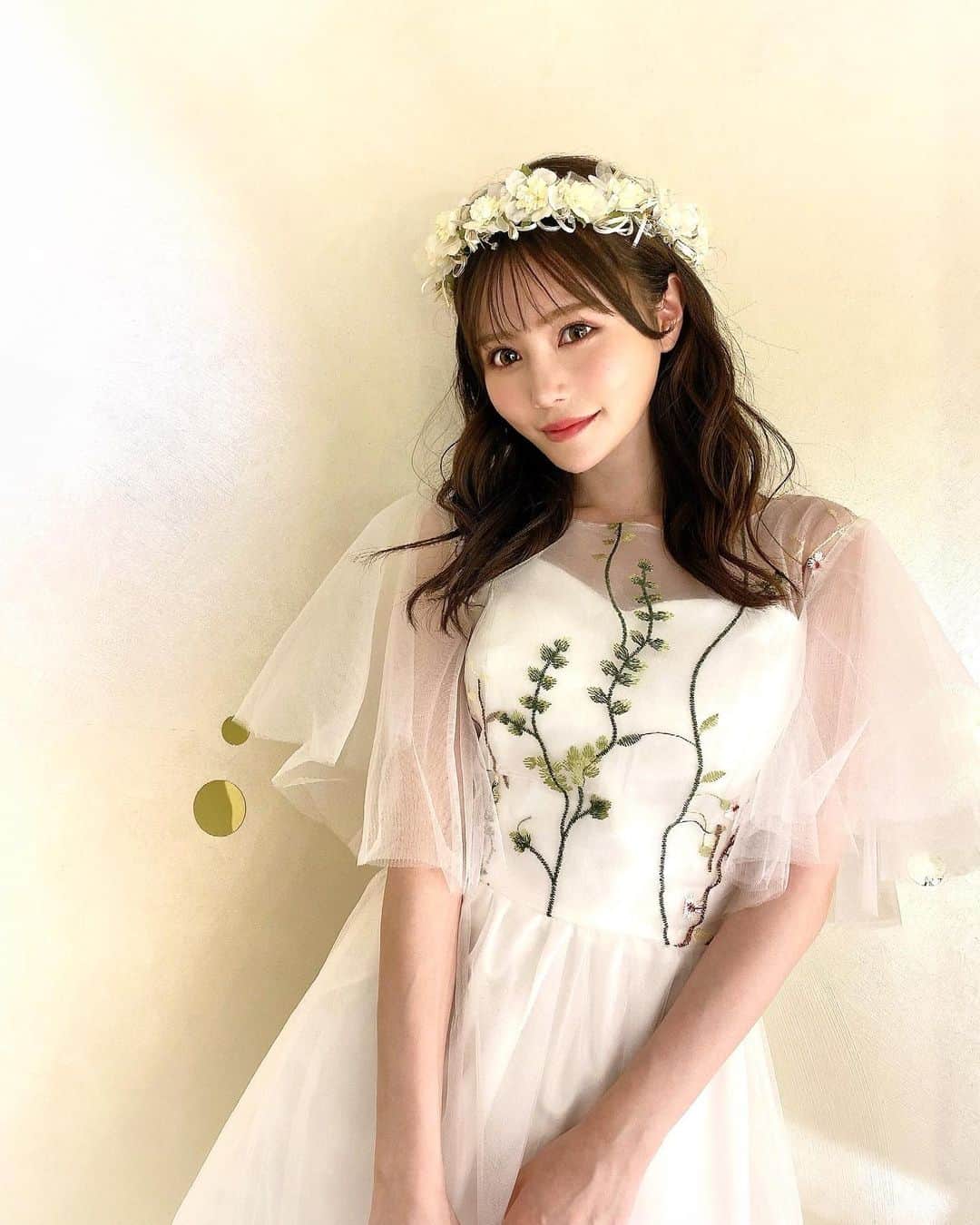 込山榛香のインスタグラム：「お花ドレス💐 ⁡ ⁡ ⁡ またファンイベント出来る様に頑張ります🫶 ⁡ （9月は会いたいね❤︎） ⁡ ⁡ ⁡ ⁡ #ドレス #ファンイベント #AKB48 #10周年 ⁡ ⁡ ⁡ ⁡」