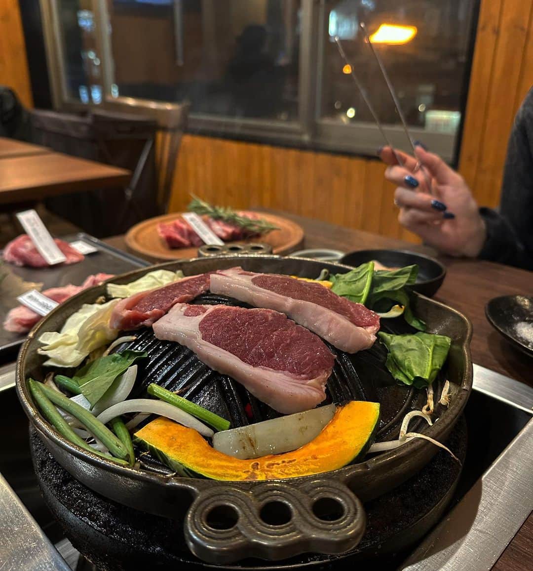 金澤楓さんのインスタグラム写真 - (金澤楓Instagram)「いつかの会食。 飲み比べワイン🍷」7月2日 21時48分 - kae_o51o