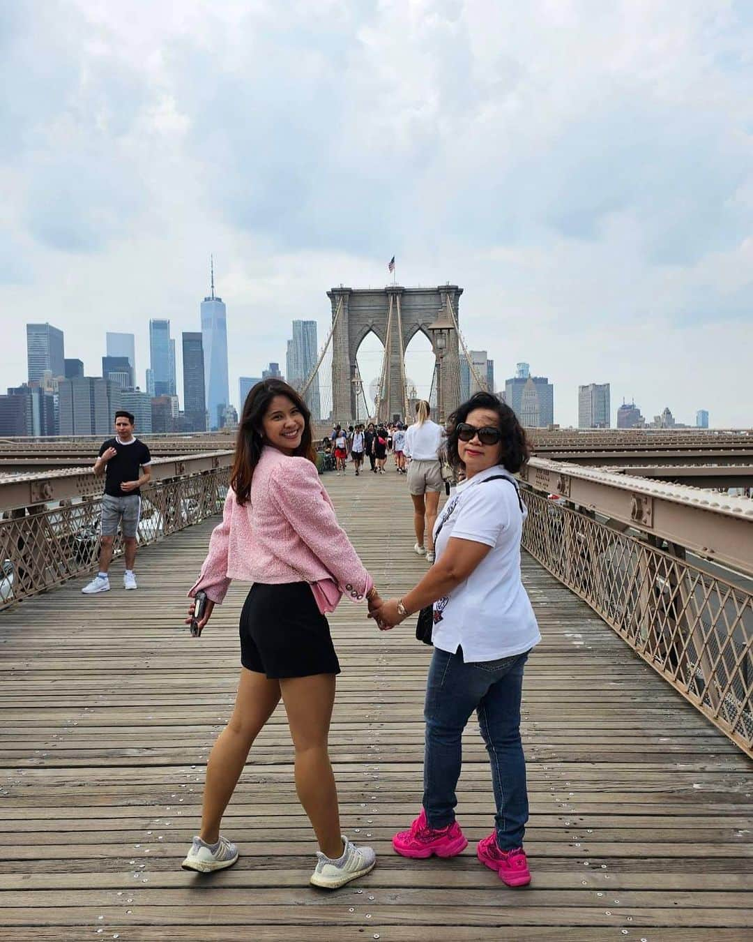 ポーナノン・ファトラムさんのインスタグラム写真 - (ポーナノン・ファトラムInstagram)「Enjoy summer break🥰💕✈️🍭 #NYC>DC #familytravel #missyoualready」7月2日 21時50分 - waen_pornanong