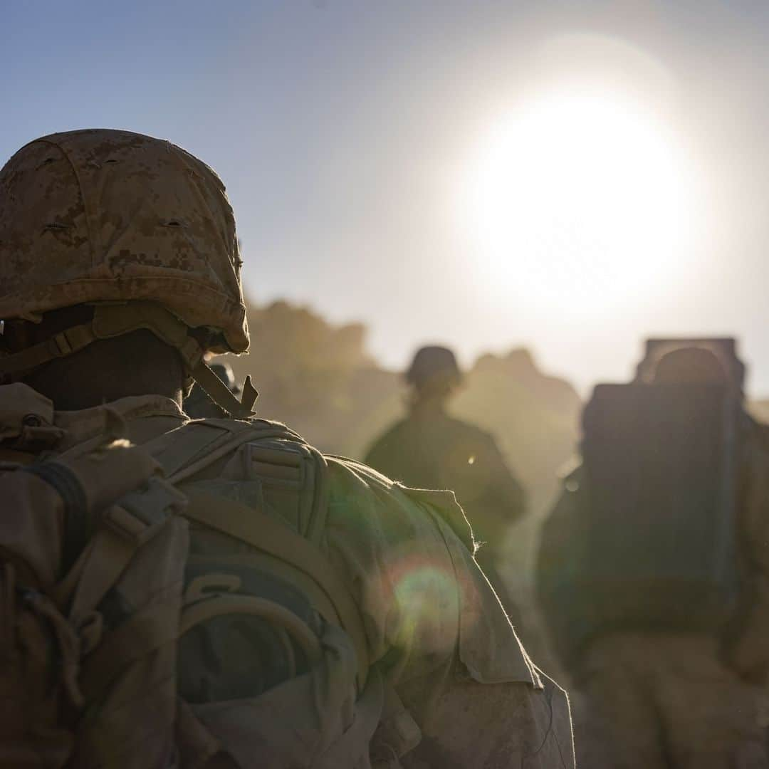 アメリカ海兵隊さんのインスタグラム写真 - (アメリカ海兵隊Instagram)「The Combat Center   📍 @MCAGCC29palms (June 25, 2023)  #Marines with @4thmardiv conduct live-fire training during Range 400 as part of Integrated Training Exercise (ITX) 4-23.  As the @usmcreserve's premier annual training event, ITX provides opportunities to increase combat readiness and lethality.  📷 (U.S. Marine Corps photo by Lance Cpl. Juan Diaz)  #USMC #MarineCombatArms #military」7月2日 22時00分 - marines