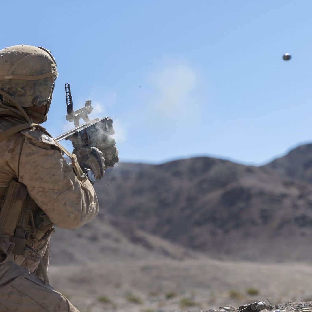 のインスタグラム：「The Combat Center   📍 @MCAGCC29palms (June 25, 2023)  #Marines with @4thmardiv conduct live-fire training during Range 400 as part of Integrated Training Exercise (ITX) 4-23.  As the @usmcreserve's premier annual training event, ITX provides opportunities to increase combat readiness and lethality.  📷 (U.S. Marine Corps photo by Lance Cpl. Juan Diaz)  #USMC #MarineCombatArms #military」
