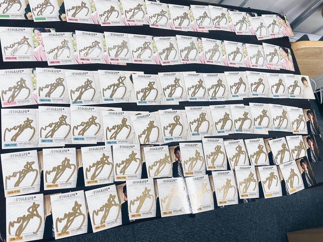 北川尚弥さんのインスタグラム写真 - (北川尚弥Instagram)「今日は稽古終わりに、トレカ用のサインを書いてきました！！ 皆さん、是非GETしてください！ イベントでお会いできるの楽しみにしてます！！」7月2日 22時13分 - naoya_kitagawa