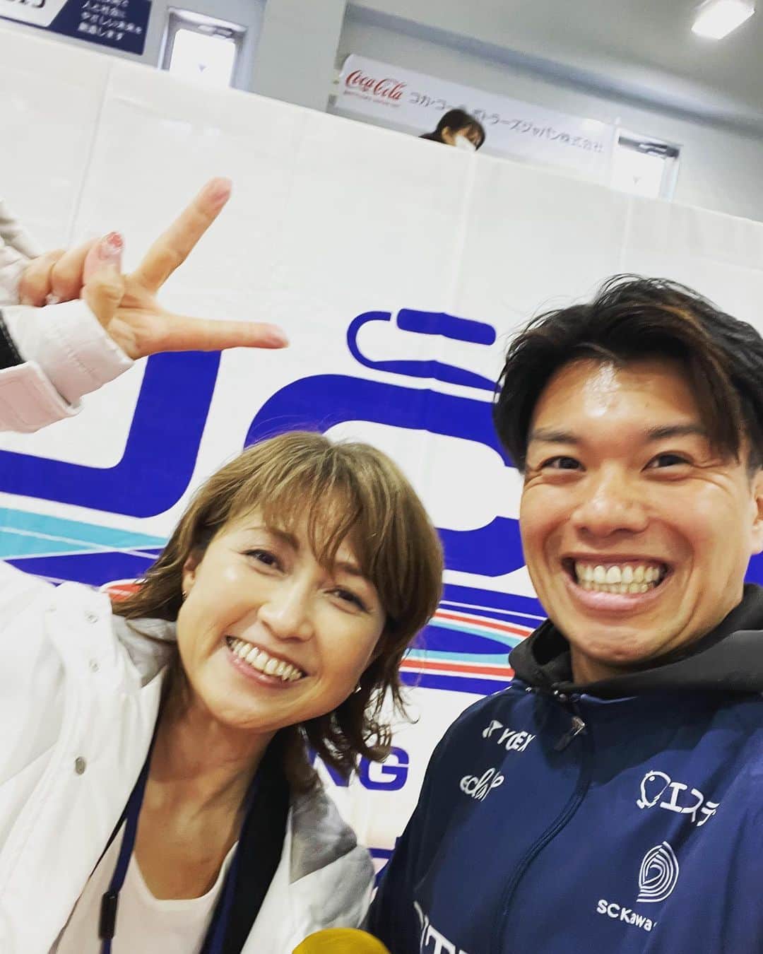 山口剛史のインスタグラム：「スピードスケートオリンピアンの岡崎朋美さんとやっとお会いできました‼️  いつもカーリングアスリート委員会ではお世話になってます😊  『ファイヤー』一緒にさせてもらいました🔥  #カーリング #スピードスケート #岡崎朋美 さん」