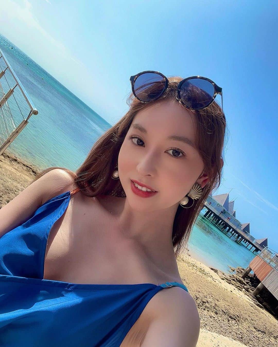 のインスタグラム：「・ もう7月かぁ🤔 2023年もあと半分なんて早すぎ💦 夏がやってくるのは楽しみだけど✨ . . #ニューカレドニア #newcaledonia #グラビア #被写体モデル  #モデル #レースクイーン#japanesegirl #セルフネイル#japanesemodel #时装 #오오티디 #대일리룩 #얼짱 #셀피 #漂亮」