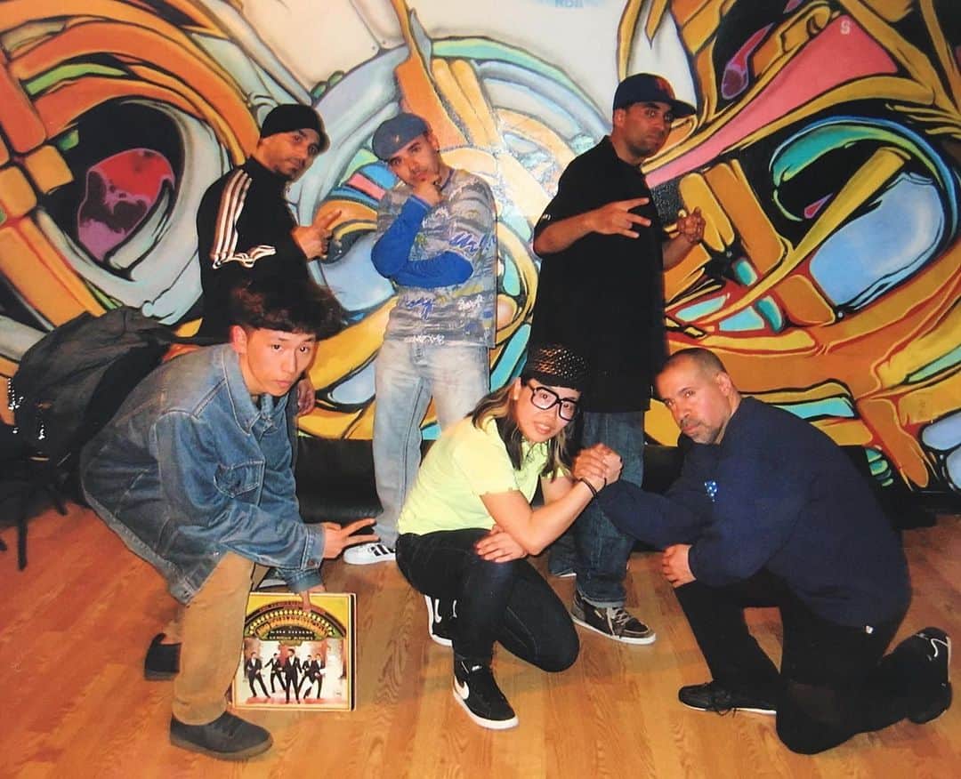 大納言光子のインスタグラム：「人に歴史あり  #NIKEスニーカー #nyc  #history  #bgirl  #uprock  #2011to2012」