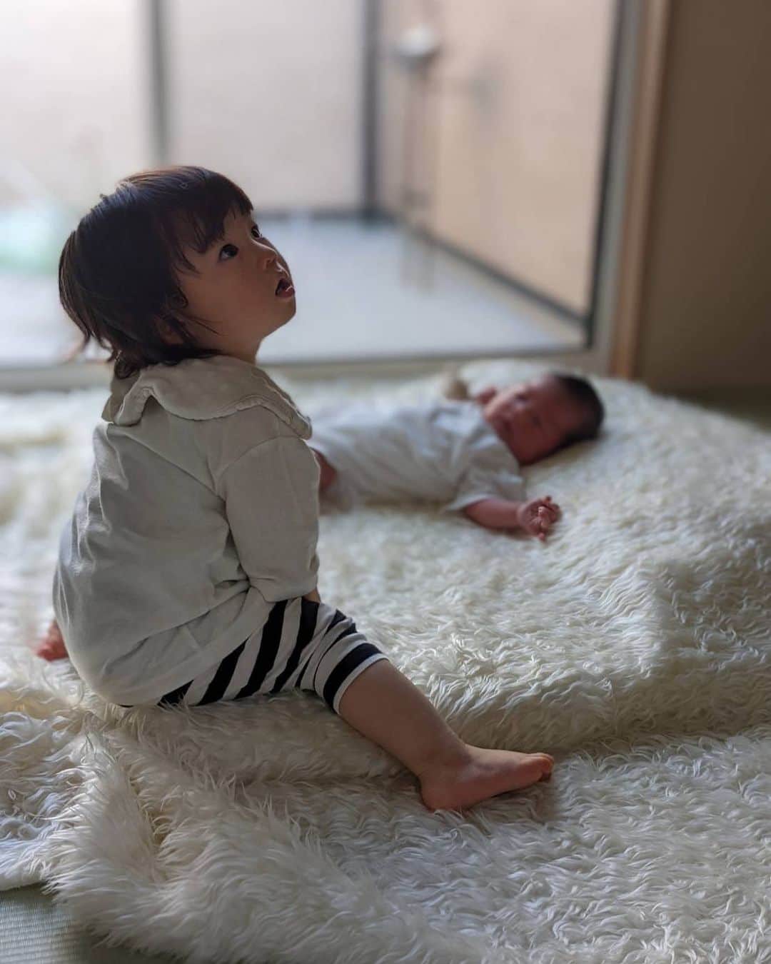 宇都宮まきのインスタグラム：「よその子は大きくなるの早いっていうけど 自分ちの子も大きくなるの早い😂 みんなゆっくり大きくなあれ」