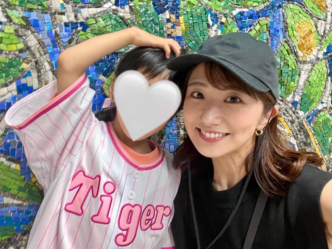 松村未央のインスタグラム：「久しぶりの野球観戦⚾️ 🐯は完全にパパの影響です！  #TORACO #🐯 #⚾️」