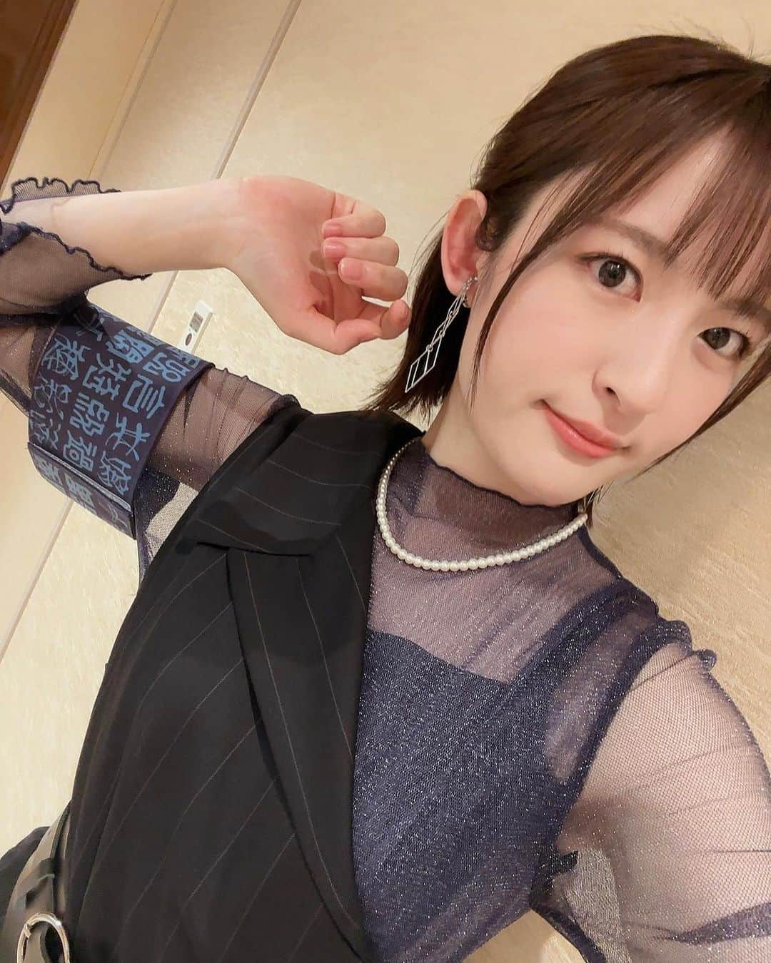 小松未可子さんのインスタグラム写真 - (小松未可子Instagram)「じゅじゅフェスありがとうございました！  一日どっぷり呪術×オーケストラの世界に浸かって、熱量も高く！お腹いっぱい胸いっぱいです( ˘ω˘)！  ありがとうございました〜！！！  放送もまもなくです！ご期待くださいませ〜！！！  お写真は全員がかなわずー！またの機会に！  楽屋で瀬戸ちゃんと香菜ちゃんとうっちーにオススメされたRRRを観なければ！(瀬戸ちゃんと香菜ちゃんがナートゥ楽しそうにくるくると踊ってた)」7月2日 22時27分 - mikako_komatsu