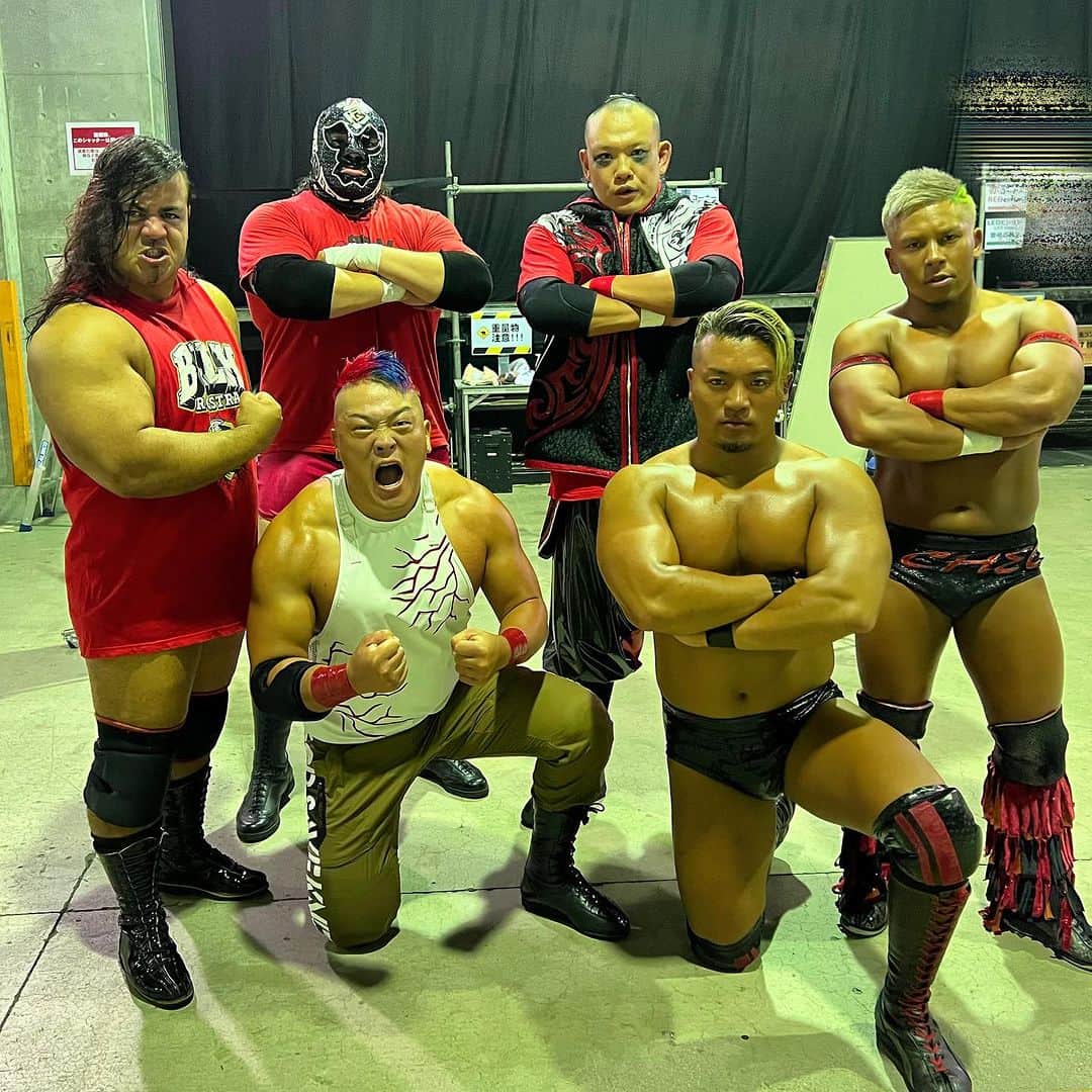 KAZMA SAKAMOTOのインスタグラム：「We are BULKORCHESTRA   #fitness  #training  #workout  #筋肉 #筋トレ #トレーニング #ジム #ワークアウト  #kazmasakamoto #prowrestling #プロレス #プロレスラー #エニタイムフィットネス #ゴールドジム  #ProWrestling #rude #heel #villain  #GLEAT #GPRO #LIDET #GPP #ガチムチ #バルクオーケストラ #BULKORCHESTRA」