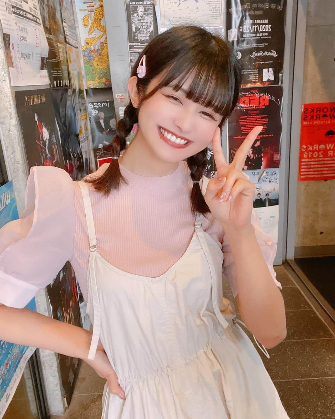 のインスタグラム：「( ˆ࿀ˆ )✌️」