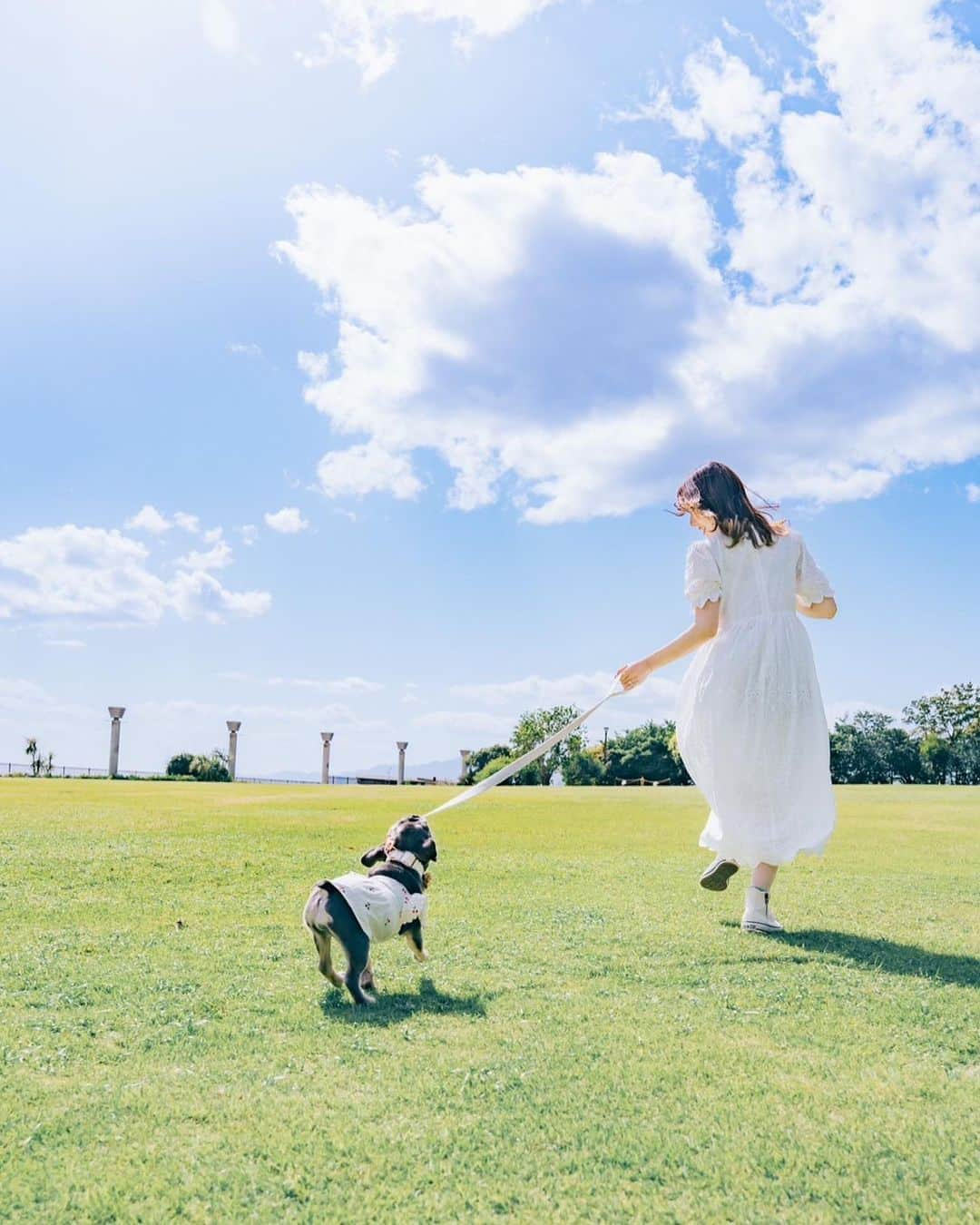 きいたんさんのインスタグラム写真 - (きいたんInstagram)「🌴🌼 ⁡ ⁡ いちご写真やと老けるのなんでやろ🤣🤣 ⁡ 着用してる白ワンピースは @shein_japan の 商品番号14233834です👗 少しだけ透けるのでインナー必須かも! ⁡ お得なクーポンコード☞6S89 0〜5999円で15%オフ 6000円以上のご購入で20％オフです❣︎ 有効期限☞2023/07/31 ⁡ ⁡ ⁡ ⁡  #saveinstyle #SHEIN #SHEINコーデ #SHEIN購入品 #夏コーデ #夏服  #購入品紹介」7月2日 23時12分 - k11_tan