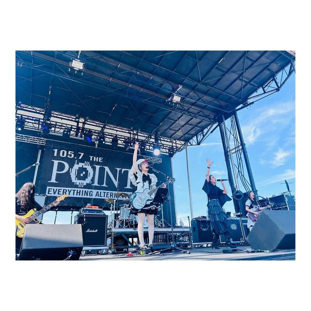 廣瀬茜さんのインスタグラム写真 - (廣瀬茜Instagram)「2023.5.27 "Pointfest"  Pointfest was great place with blue sky and beautiful natures, and stunning audience!  It was so excited! Thank you very much for coming to see our stage!!  Also it was really nice to see you Mike from Incubus!  北米ツアー前半が無事終わりました！ 8月の北米ツアー後半も楽しもう！  7月からは国内ツアー再開！ みんなに会えるのが楽しみです✌️  The first half of the North American tour has ended successfully! Let's enjoy the second half of the North American tour in August!  Look forward to seeing you all again❤️‍🔥  #bandmaid #pointfest #stlouis」7月2日 23時30分 - akane_bandmaid