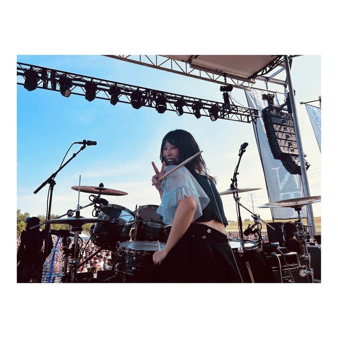 廣瀬茜さんのインスタグラム写真 - (廣瀬茜Instagram)「2023.5.27 "Pointfest"  Pointfest was great place with blue sky and beautiful natures, and stunning audience!  It was so excited! Thank you very much for coming to see our stage!!  Also it was really nice to see you Mike from Incubus!  北米ツアー前半が無事終わりました！ 8月の北米ツアー後半も楽しもう！  7月からは国内ツアー再開！ みんなに会えるのが楽しみです✌️  The first half of the North American tour has ended successfully! Let's enjoy the second half of the North American tour in August!  Look forward to seeing you all again❤️‍🔥  #bandmaid #pointfest #stlouis」7月2日 23時30分 - akane_bandmaid