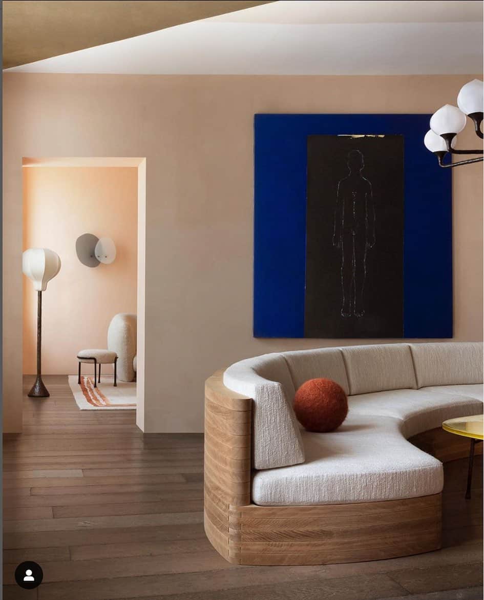 Homepolishのインスタグラム：「A perfect palette and all manner of artful forms from the always-inspiring Pierre Yovanovitch @pierre.yovanovitch.mobilier   #designinspo #roomoftheday #beautifulinteriors #joinfreddie #pierreyovanovitch」