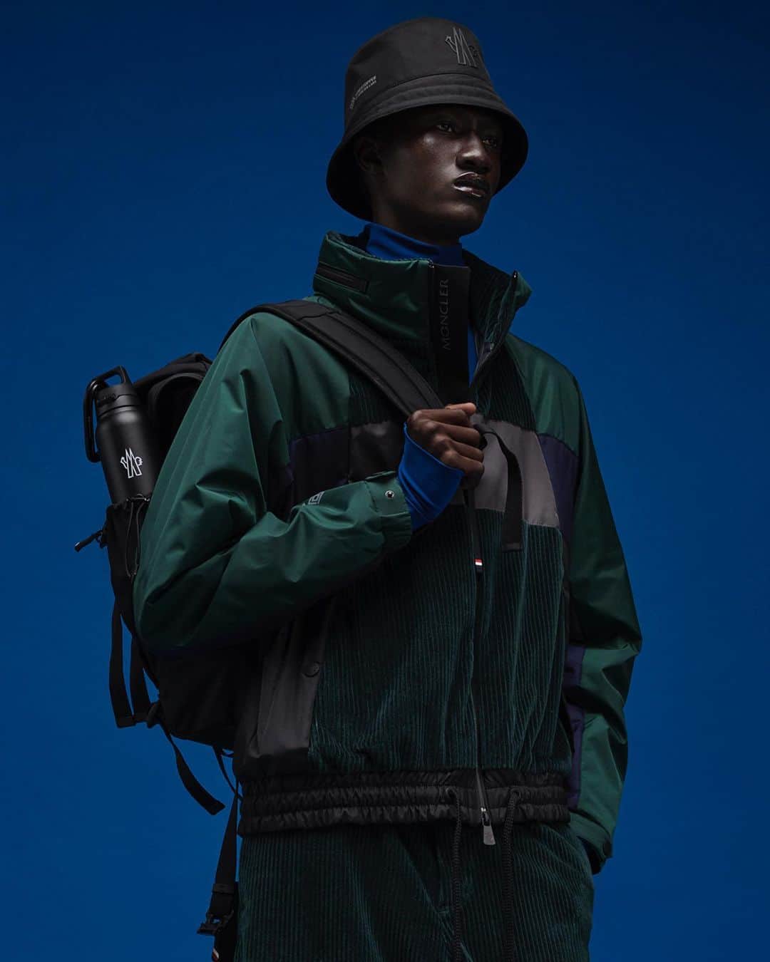 モンクレールのインスタグラム：「Go lightly. The Renarau bomber shell: crafted from lightweight and durable nylon, fused with a waterproof GORE-TEX INFINIUM™ membrane.  Explore #MonclerGrenoble Pre-Fall 2023 on moncler.com.」