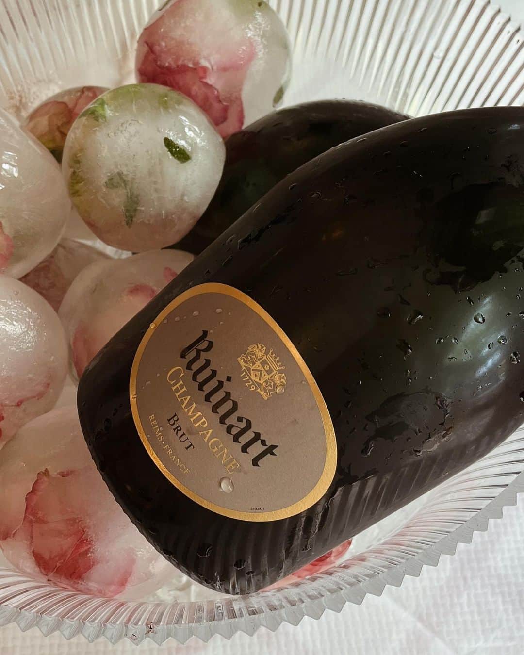 NICOLAS SIMOESさんのインスタグラム写真 - (NICOLAS SIMOESInstagram)「1.07.2023 - Après 8 ans et demi de vie tous les deux (maintenant tous les trois) on s’est dit oui, entourés de tous nos proches, une merveilleuse journée 🤍   Ça a été compliqué de choisir que quelques photos car chacune raconte une histoire, mais voici quelques photos d’hier 🫶🏻 (on s’excuse d’avance mais on va en poster pas mal hihi)」7月2日 23時44分 - nicolassimoes