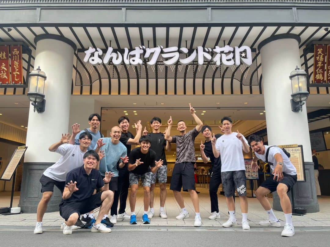 清水邦広さんのインスタグラム写真 - (清水邦広Instagram)「『もじゃ吉田の新喜劇どうでしょう？inなんばグランド花月』 出演させていただきました！  小さな頃からテレビで見て笑ってた あの舞台に出れるなんて不思議な感覚でした！  新喜劇のみなさんの迫力凄かった！  舞台の上でも裏でも、ずっと笑ってました。  とにかく緊張してましたが 最高に楽しかったです。 吉本新喜劇の皆さま ありがとうございました。  超満員の中 最高な経験をありがとうございました！  もじゃ吉田さん 打ち上げしますよ！！  #吉本新喜劇 #パナソニックパンサーズ #もじゃ吉田」7月2日 23時53分 - gorikuni0811