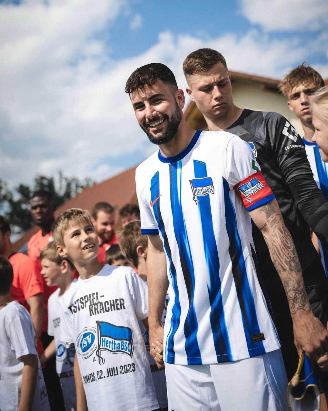 ヘルタ・ベルリンのインスタグラム：「Starke erste Halbzeit in einem starken Trikot! 🔥 . . #RSVBSC #HaHoHe #HerthaBSC」