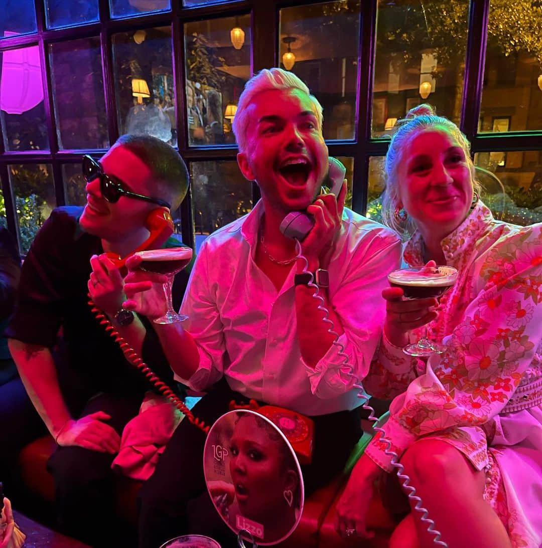 アンソニー・ラモスのインスタグラム：「Caption this. Wrong answers only.」