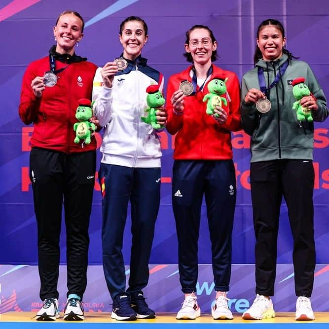 カースティ・ギルモアさんのインスタグラム写真 - (カースティ・ギルモアInstagram)「✨️CUTIE PATOOTIE PODIUM SELFIE TIME✨️ Lots of smiling faces. Super happy to share the podium with these gals 😁 Congrats to @carolinamarin @mia_blichfeldt and @jenjira.stadelmann 💃🏻🔥✨️」7月3日 0時25分 - kirstygilmourr