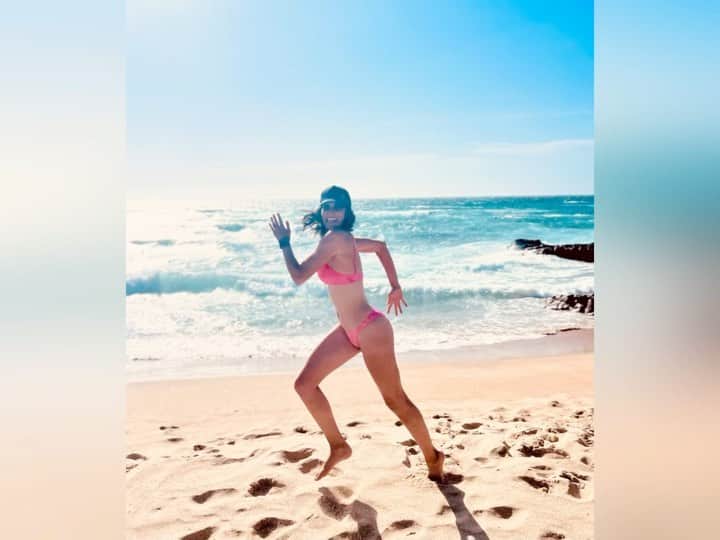 ダニエラ・ルーアのインスタグラム：「Summer we see you and we’re here for it 😅 We left Portugal with full hearts… So much family time, friends, beach and amazing experiences at @badocasafaripark , @homecooking_lisbon , @oceanariodelisboa and soccer practice with @academiasporting and @xtr.time (@diogabreu you are amazing!). Portugal we miss you already ♥️♥️ . Bora lá verão… 😅 Saímos de Portugal de coração cheio… aproveitamos muito a família, amigos, praia e experiências incríveis no @badocasafaripark , @homecooking_lisbon , @oceanariodelisboa e treinos de futebol com a @academiasporting e @xtr.time (@diogabreu és o maior!) Portugal já temos saudades tuas ♥️♥️ . #vacation #holiday #summer #férias #verão #kids #family #fun #adventure #beach #praia #futebol #soccer #happy #feliz . 🎵”Get on Your Feet” Gloria Estefan」