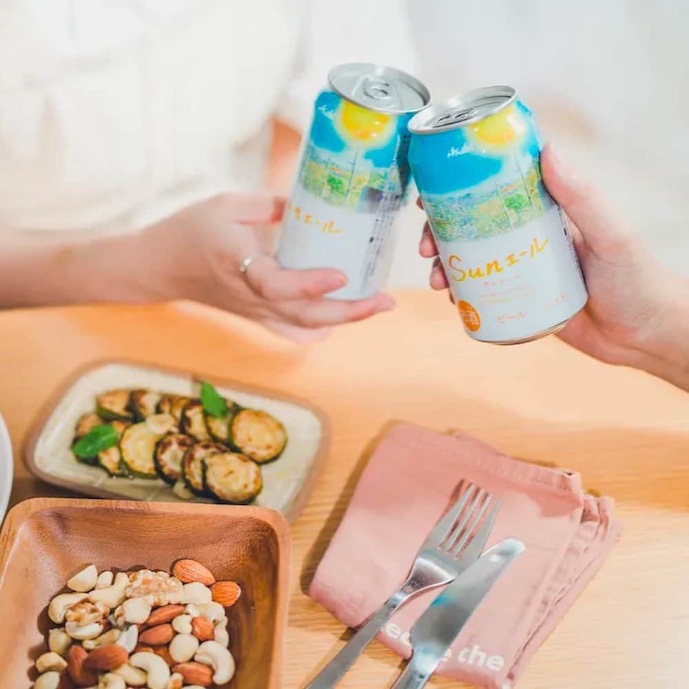 【ビール女子 -Beergirl.net-】さんのインスタグラム写真 - (【ビール女子 -Beergirl.net-】Instagram)「＼WEB限定販売スタート🍺 ／  🍺 新商品『アサヒ サンエール』が、2023年7月3日（月）よりアサヒビールのテスト販売サイト「ASAHI Happy Project」にて限定販売されます！  🌻 日々前向きに頑張っている人に、気持ちがふっと軽くなる瞬間を提供したいという思いで開発されたビールです。  🍺 ビアスタイルはサワーエール。酵母が発酵で生み出すほどよい酸味と、柑橘の香りの爽やかさが特長です。  🌻 「色々あったけどまぁ、いっか！明日も頑張ろう」と空を見上げて前向きになる気持ちを表すような、“晴れた空、日常の街並み”が缶にデザインされています。  👉 詳しい内容は @beergirl_net プロフィールのURL（ビール女子HP）から記事をご確認ください！  #アサヒビール #サンエール #アサヒサンエール  #ASAHIHappyProject #ビール女子 #ビール #クラフトビー#ビール好き #クラフトビール #クラフトビール好き #ビール好きな人と繋がりたい #craftbeer #beer #beergirl #pr」7月3日 11時45分 - beergirl_net