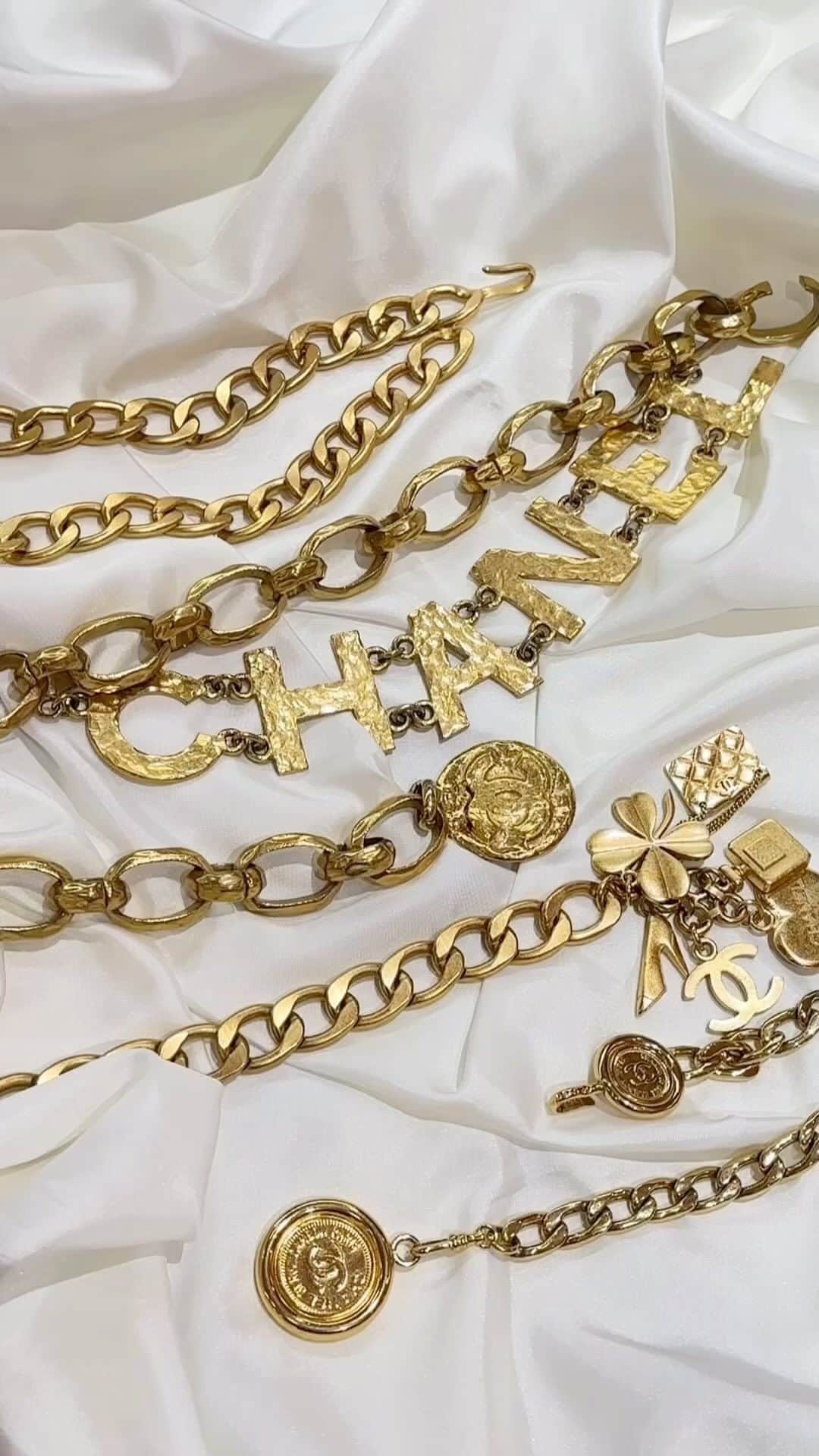 Vintage Brand Boutique AMOREのインスタグラム
