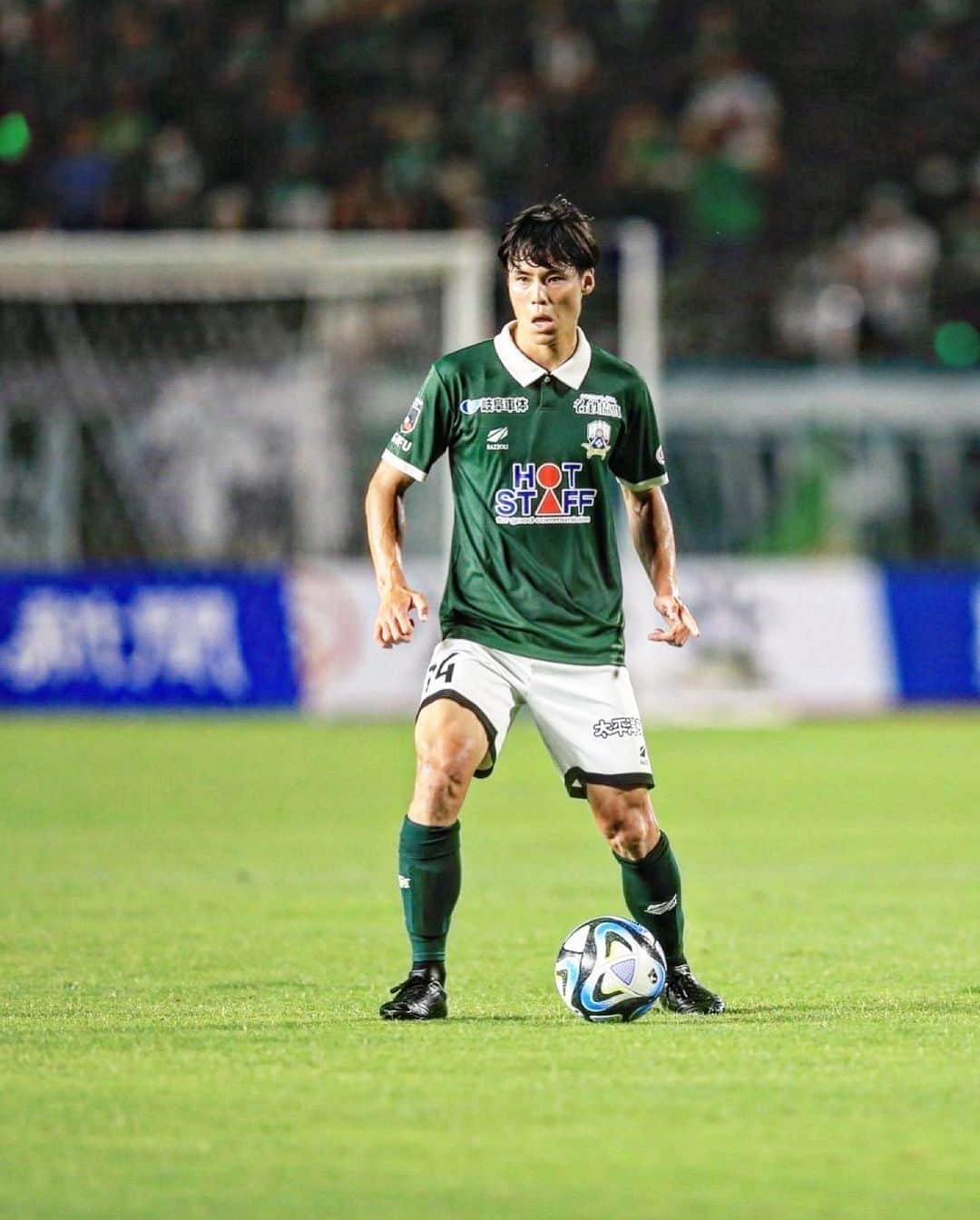 ＦＣ岐阜さんのインスタグラム写真 - (ＦＣ岐阜Instagram)「. MATCH PHOTO📸 vs いわてグルージャ盛岡  #fcgifu #FC岐阜 #MOVEYOURHEART #柏木陽介 #茂木秀 #生地慶充 #ンドカチャールス #藤谷匠  #宇賀神友弥 #村田透馬 #北龍磨 #田中順也 #松本歩夢」7月3日 11時04分 - fcgifu