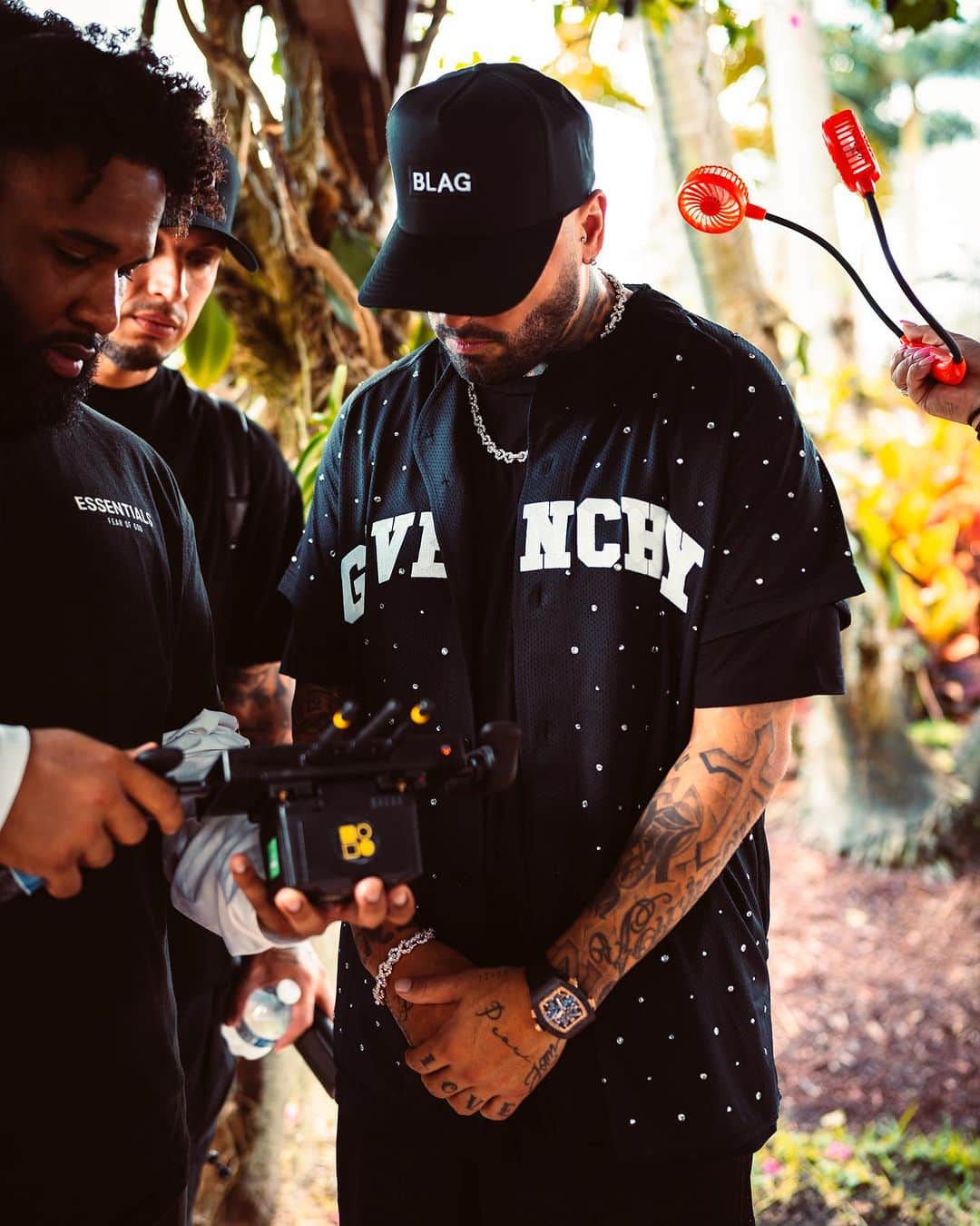 NICKY JAMさんのインスタグラム写真 - (NICKY JAMInstagram)「DÍMELO EUROPA 🎤🥂📹🤪 📸 @danielxgranada」7月3日 2時23分 - nickyjam