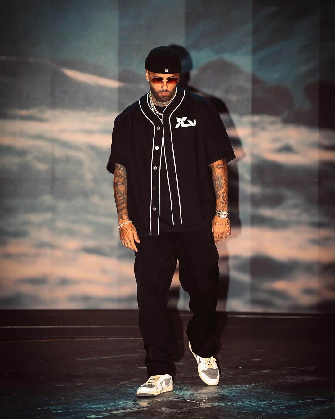 NICKY JAMさんのインスタグラム写真 - (NICKY JAMInstagram)「DÍMELO EUROPA 🎤🥂📹🤪 📸 @danielxgranada」7月3日 2時23分 - nickyjam