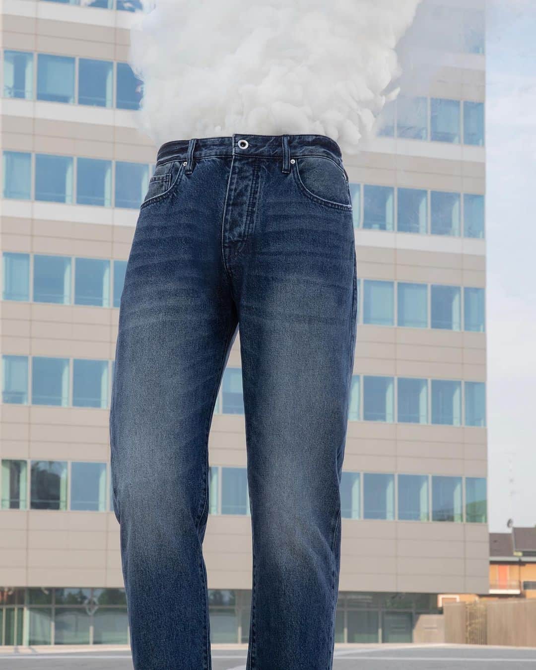 ジョルジオアルマーニのインスタグラム：「#AXdenim details  Photo @dawlissh」
