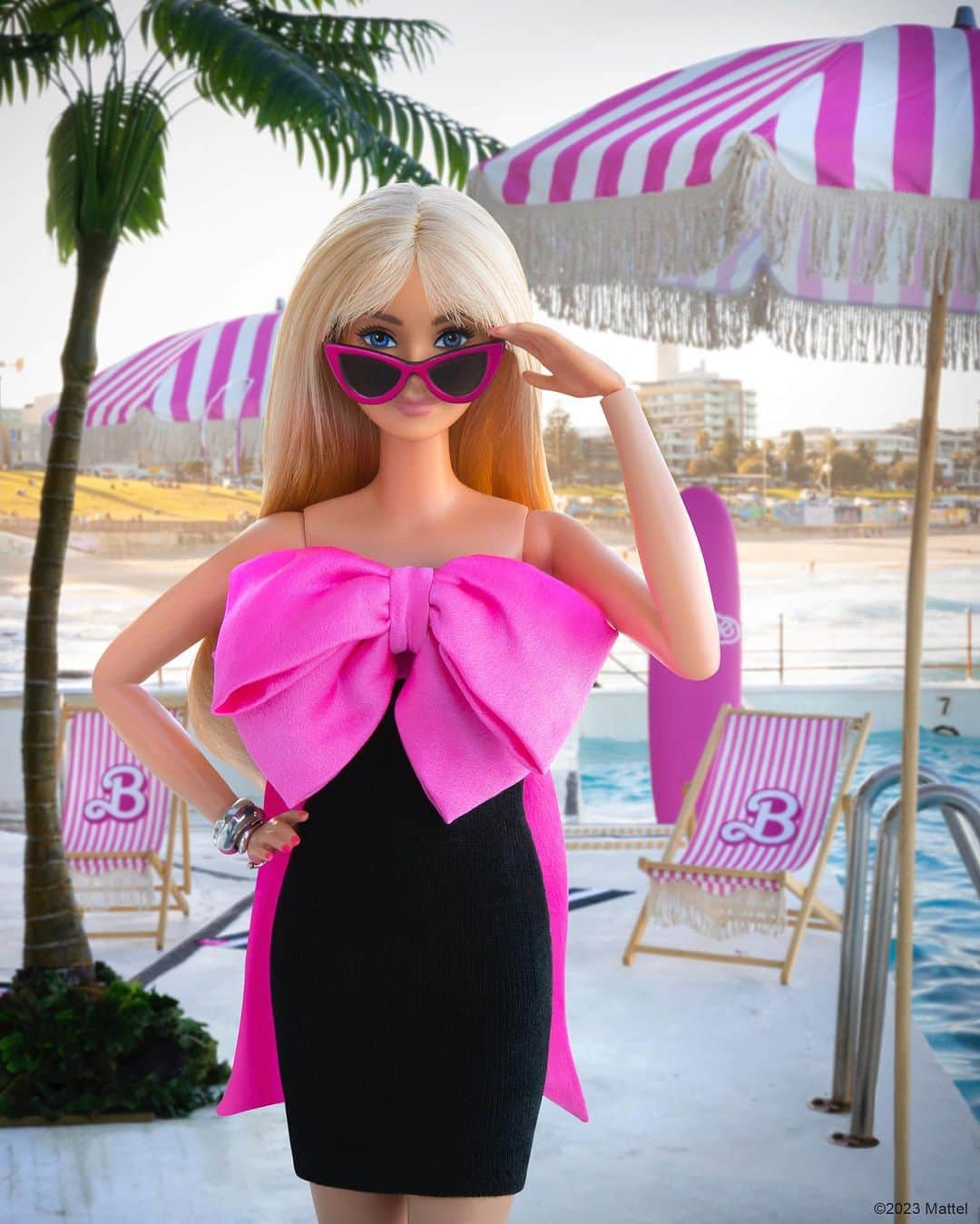 バービーさんのインスタグラム写真 - (バービーInstagram)「Bringing Barbie Land to Bondi! Celebrating @barbiethemovie with a beach party at the iconic Bondi Icebergs. 🌊☀#BarbieTheMovie #barbie #barbiestyle」7月3日 3時07分 - barbiestyle