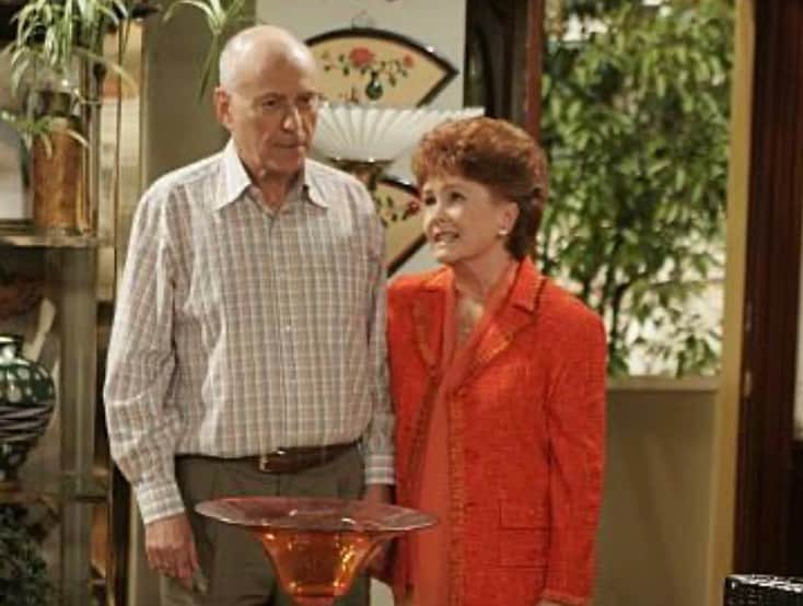 デブラ・メッシングさんのインスタグラム写真 - (デブラ・メッシングInstagram)「You never forget your first.  I had the great honor and privilege of having Alan Arkin play Grace’s father on “Will & Grace.”  This kind, funny, brilliant legend brought joy to all of us on the show. Thank you Mr. Arkin, for your lifetime of art that has touched all of our lives.  Fly with the angels.   My deepest condolences to his family. ❤️  #alanarkin #gracesdaddy #legend」7月3日 3時10分 - therealdebramessing