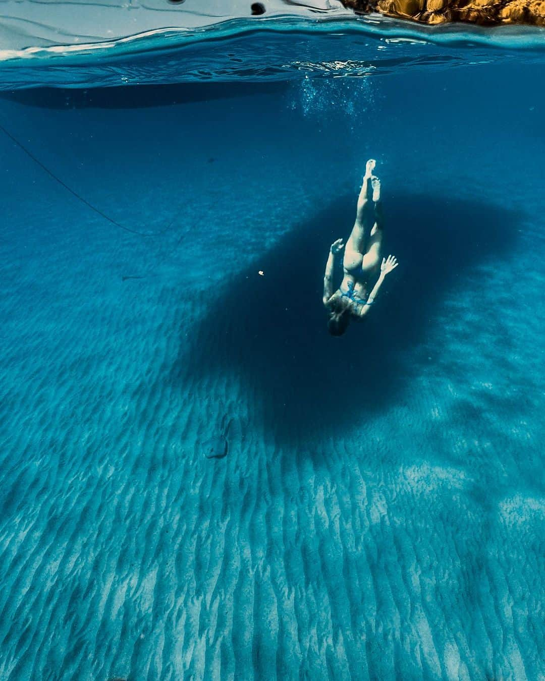 Giovanna Ewbankさんのインスタグラム写真 - (Giovanna EwbankInstagram)「Dançando debaixo d’água com  @neuronha ✨  #fernandodenoronha #noronha #Deus #nature #gratidão #ocean」7月3日 3時13分 - gioewbank