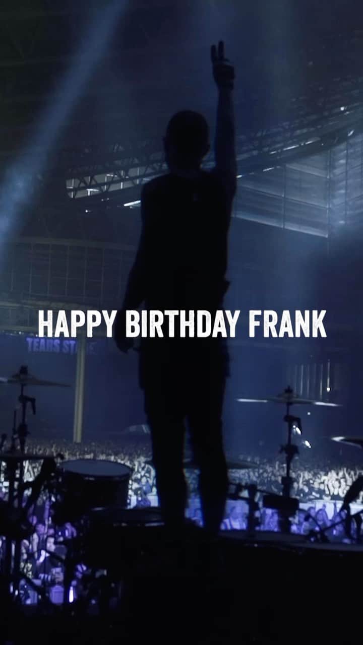 Sum 41のインスタグラム：「Happy birthday @frankzummo!」