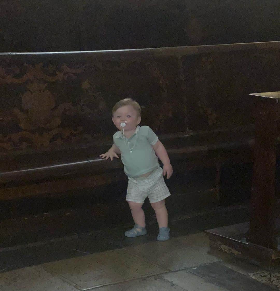 Jessica Wrightさんのインスタグラム写真 - (Jessica WrightInstagram)「Back in our city 🖤 we revisited the church we got married in with our boy & it was very special ✨」7月3日 4時06分 - jesswright77
