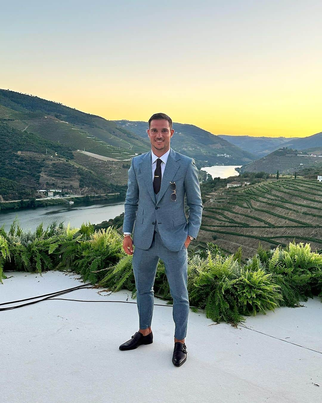 セドリック・ソアレスさんのインスタグラム写真 - (セドリック・ソアレスInstagram)「Casamento Inês e Bernardo com esta paisagem incrível 😍 #Douro #Portugal」7月3日 4時25分 - cedricsoares41