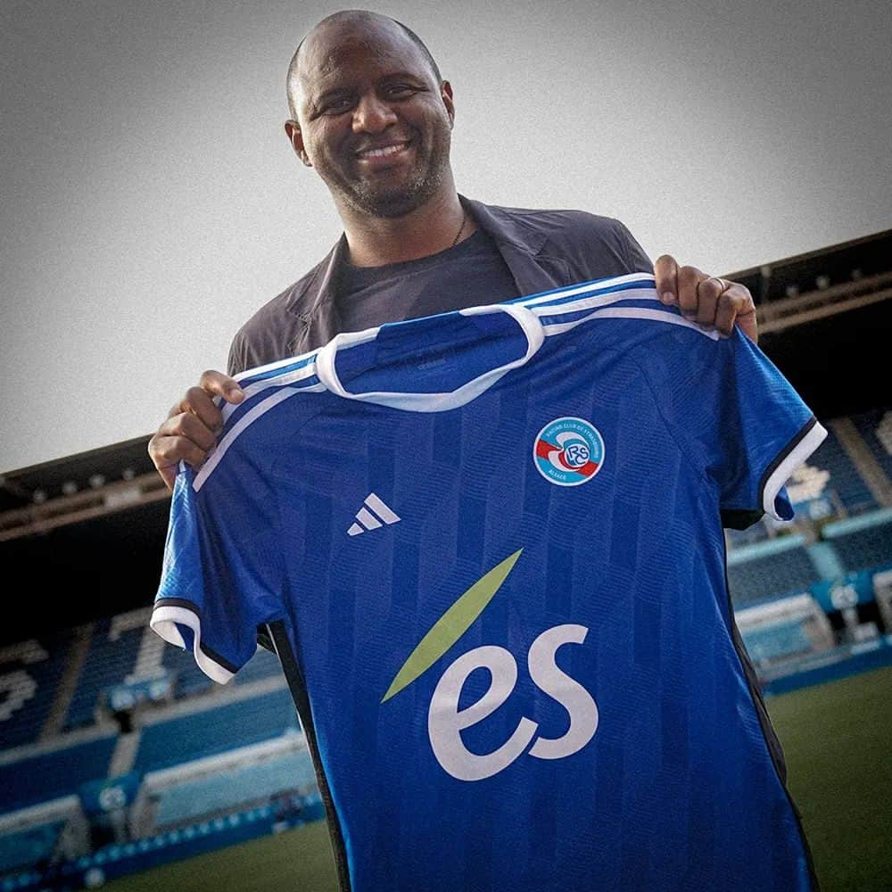 パトリック・ヴィエラのインスタグラム：「🤝 Patrick Vieira, nouvel entraîneur du Racing !  Patrick Vieira s'est engagé pour 3 ans en faveur du Racing Club de Strasbourg Alsace !  Bienvenue !  #LaForceDunePassion #MercatoRCSA」