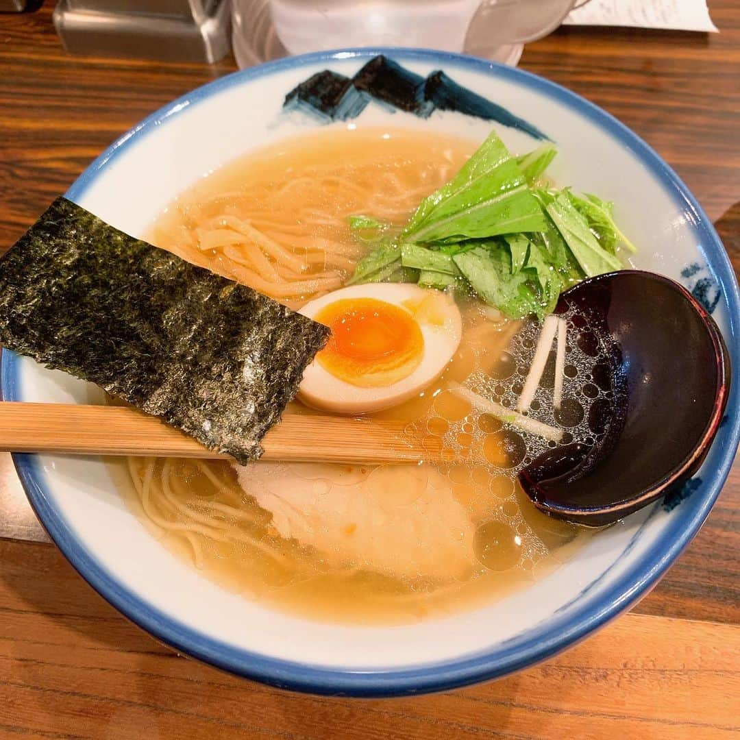 瀬乃ひなたのインスタグラム：「六本木【AFURI】 . . 初めて行った‼︎ 柚子塩ラーメン🍜 . . 夏季限定の冷やしも食べて見たい🥹 . . . .  #afuri #afuriramen #塩らーめん #ラーメン　#🍜　#塩ラーメン #ラーメン屋　#グルメ #らーすたぐらむ #六本木　#たべすたぐらむ　#instafood 　#ワイのグルメ記録　#六本木ラーメン　#六本木らーめん  #柚子塩ラーメン」