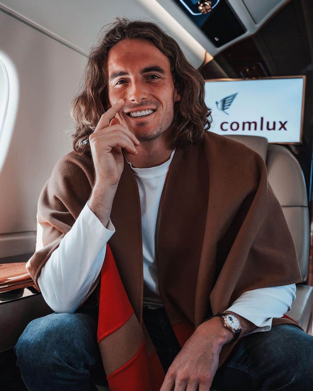 ステファノス・シチパスのインスタグラム：「Relaxed, but focused on the way to @Wimbledon with @Comluxgroup  #Comlux #Wimbledon」
