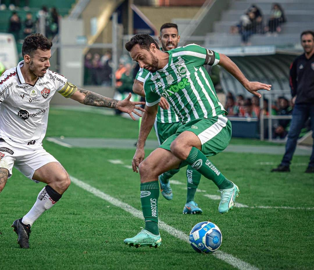 ネネさんのインスタグラム写真 - (ネネInstagram)「Grande vitória rapaziada, seguimos firmes em busca do nosso objetivo!! Glória a Deus por mais 1 ⚽️ 🙏🏻💚🤍」7月3日 11時30分 - nene