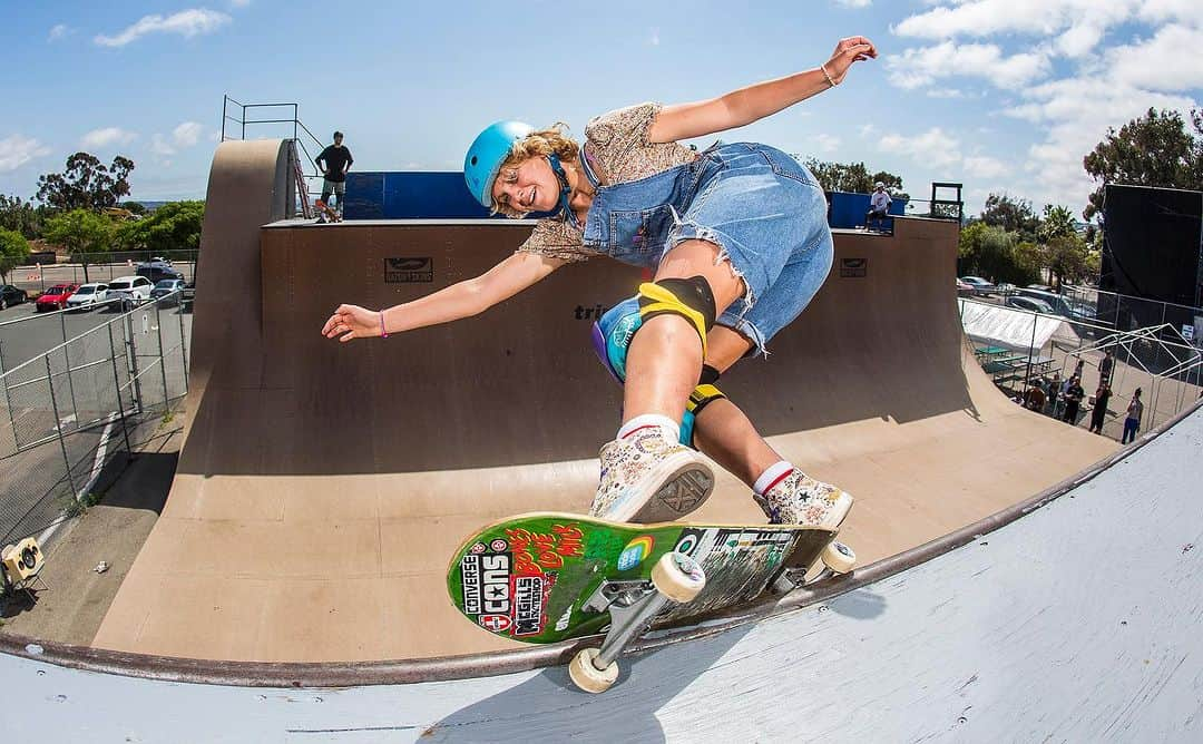 ブライス・ウェットシュタインのインスタグラム：「Fun session @brycewettstein 🚀🚀🚀 @clairemontskatepark 📸 @cortizphoto #padup #187killerpads」