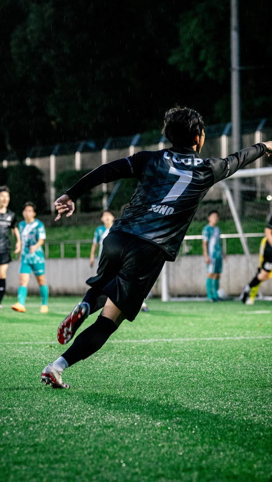 福田健人のインスタグラム：「another assist🖤🖤🖤 @setagayaunited  #setagaya  #setagayaunited」