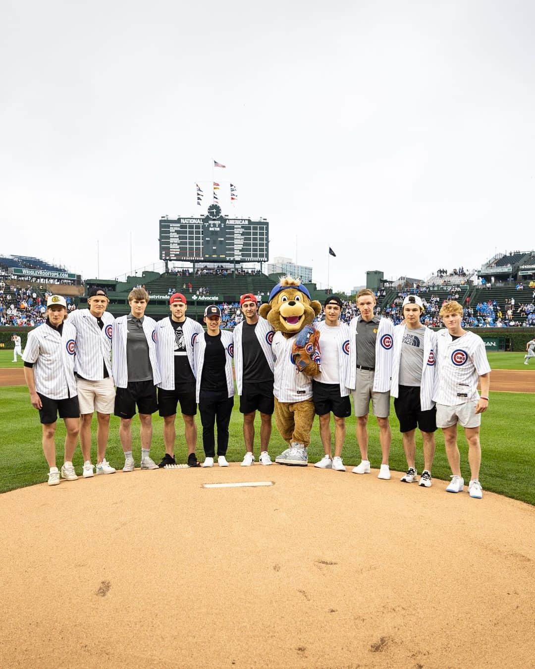 シカゴ・カブスのインスタグラム：「Welcome to Wrigley fellas ⚾️」