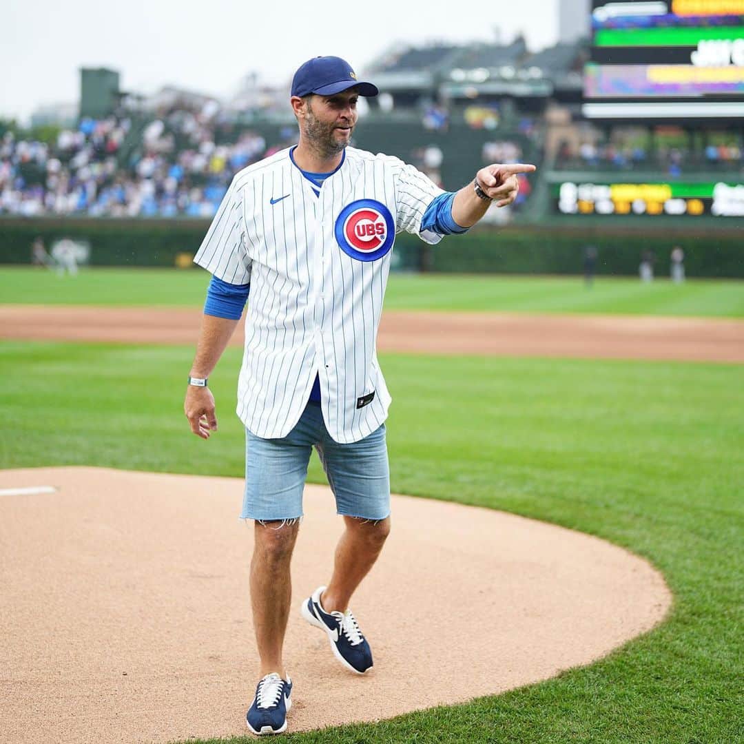 シカゴ・カブスさんのインスタグラム写真 - (シカゴ・カブスInstagram)「Jay Cutler loves Chicago!」7月3日 8時57分 - cubs