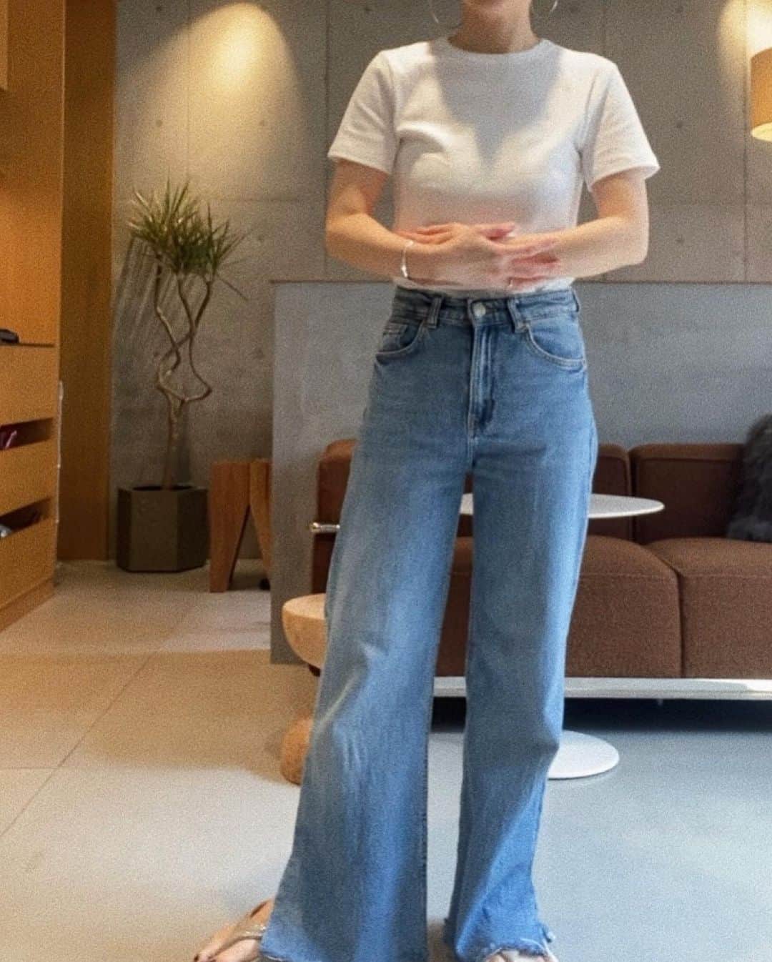 土田瑠美のインスタグラム：「白T denim好き👖」