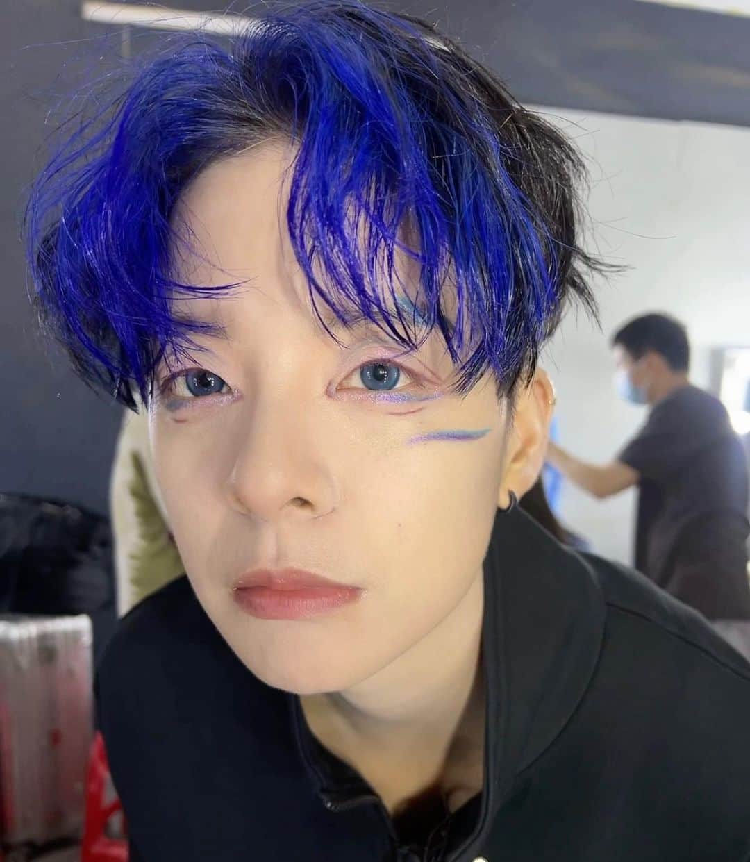 アンバー のインスタグラム：「chengfeng2023 photodump 4/6 “blue blue blue” [i know ive been slacking on taking pics on set but hope you guys are liking the performances! The girls put in so much time and effort into every note and every step. It’s been a blast being able to work with such amazing women the past couple of months and seeing everyone grow. Thank you guys always for all the support. WE DO MORE COOL STUFF!!]」