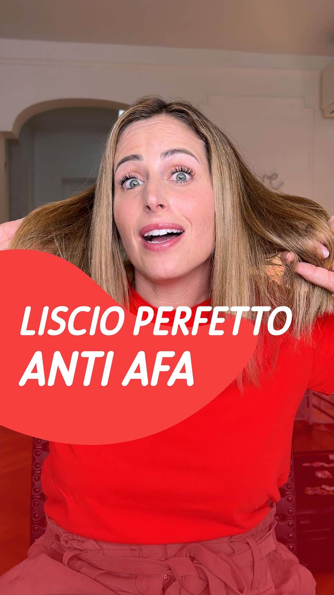 クリオ・ザッマッテーオのインスタグラム：「Come ottenere una piega LISCIA pazzesca, luminosa e RESISTENTE all’afa estiva? 🔥 Non è un miraggio: guardate il video fino alla fine per scoprire come realizzarla eheh 🥰 I tool @ghditalia che ho utilizzato sono più speciali del solito, perché anche quest’anno si sono rivestiti di rosa per la campagna ghd #TakeControlNow 🌈 Infatti, per ogni prodotto che acquisterete della collezione limited edition #ghdpink 💕saranno devoluti fino a €10 al progetto Pink is good della Fondazione Umberto Veronesi, per sostenere la ricerca scientifica contro il cancro al seno 🌸 Andate sul sito di @ghditalia per saperne di più 😘  E adesso tocca a VOI fare prevenzione con l’autopalpazione del seno e, se ne avete la possibilità, prenotate la vostra visita di controllo dal medico! #adv」